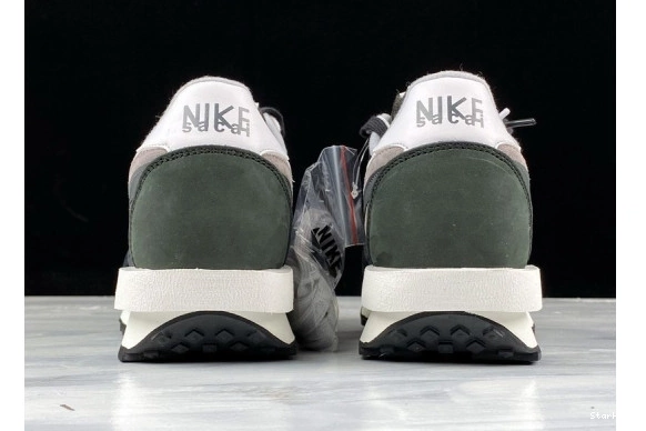 White Anthracite Black LD Sacai BV0073-001 Nike Waffle 0719